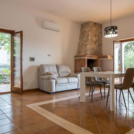 Villa Nicole Остуні Екстер'єр фото